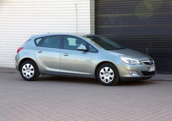 Opel Astra cena 23900 przebieg: 176000, rok produkcji 2010 z Drezdenko małe 436